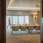 Boulevard Hotel 